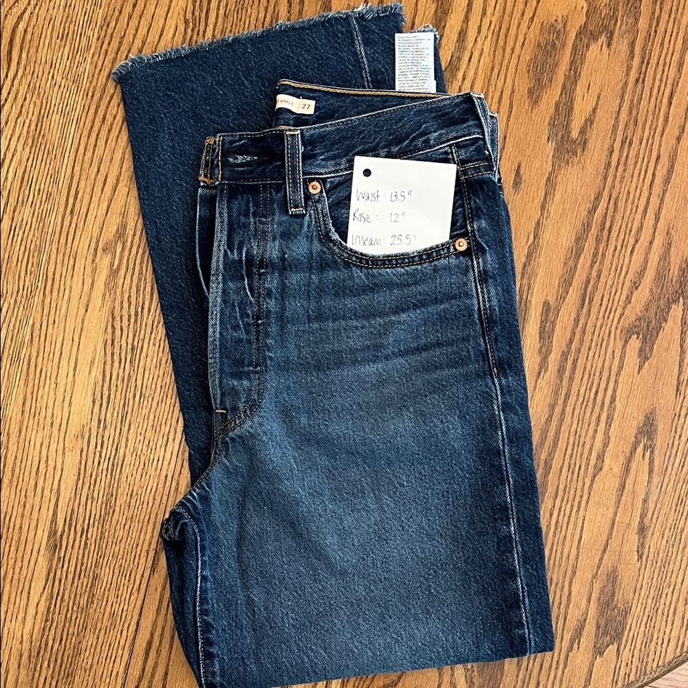 Levi's Dark Blue Cropped Ankle Jeans